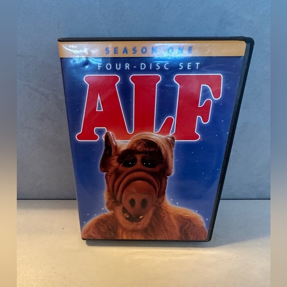 ALF - Season One - DVD -  Pre Owned- Anne Meara,Lucky,Sam Whipple,Mickey Jones,